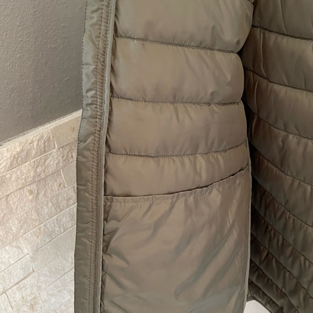 True Religion men’s puffer coat and jacket - Picture 5 of 9